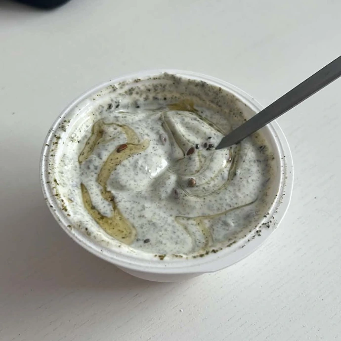 Yaourt grec au moringa, graines et miel